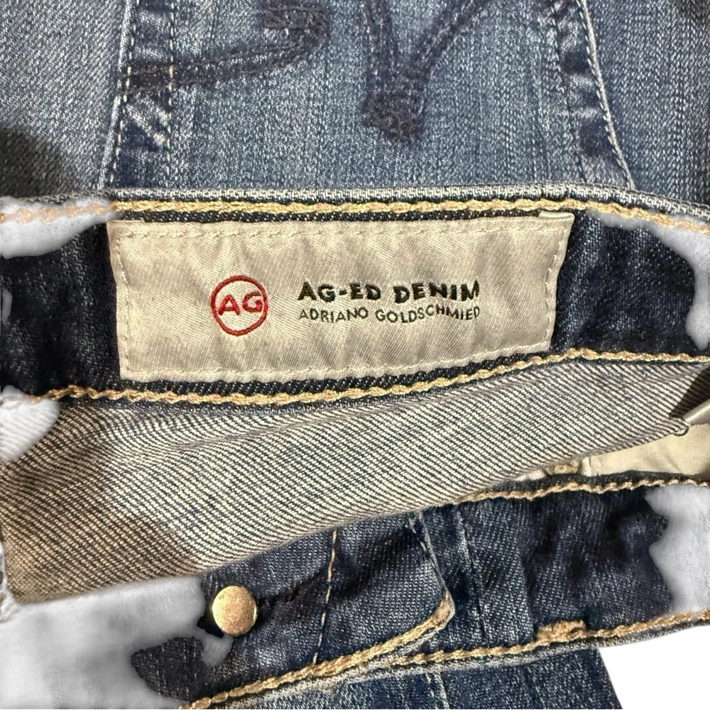 Ag Adriano Goldschmied stylish distressed